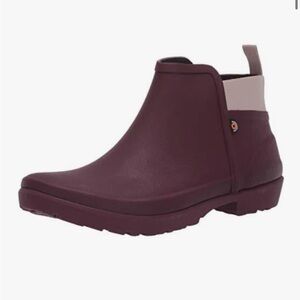 Bogs Women's Burgundy and Beige Ankle Boots size 9